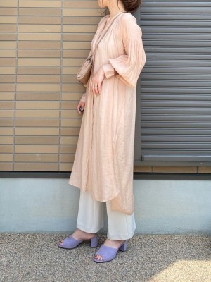 40代女性も取り入れやすい Guのきれい色アイテムで初夏コーデ