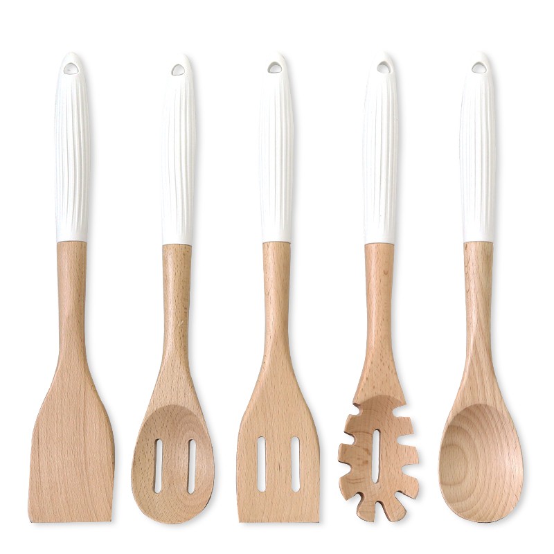 【商品特色】精選山毛櫸材質 優美溫潤木紋 讓下廚也是種享受~炒菜不粘鍋 光滑易清洗平鏟、漏鏟、飯勺等，適合廚房煎炒使用【商品規格】款式：漏勺、炒鏟、圓湯匙、撈麵杓、漏鏟顏色：藍、白材質：德國山毛櫸、耐