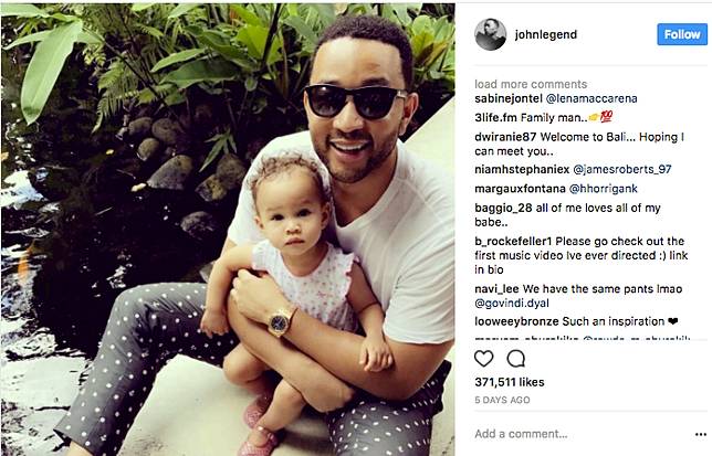 Deretan Foto Liburan Chrissy Teigen dan John Legend Liburan di Bali! Termasuk Saat Pakai Busana Adat