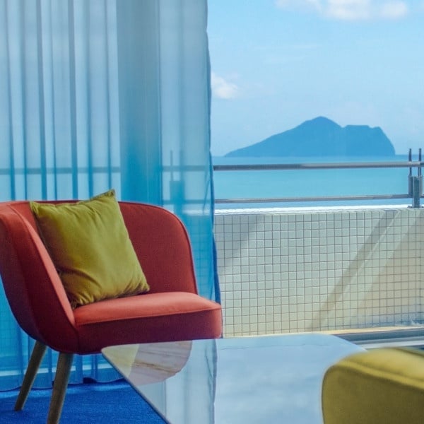 宜蘭新飯店！全台首家陸上郵輪「凱渡廣場酒店」新開幕，泡湯賞龜山島，再享海鮮吃到飽