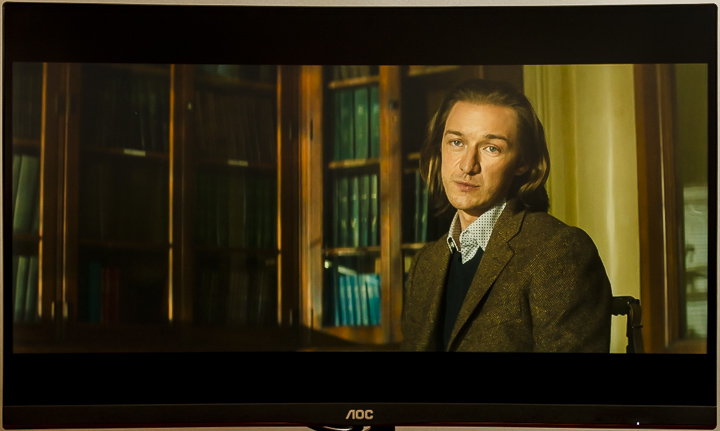 史上最超值電競螢幕AOC CQ27G2評測，144Hz 創造無殘影高畫質效果