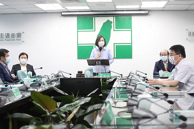 本土疫情一夕驟變蔡英文發表談話 團結防疫守住台灣 上報 Line Today