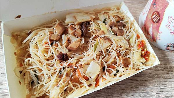 【中和美食】肉羹大腸麵線餐車-只有中午才會出現的美味餐車小吃店