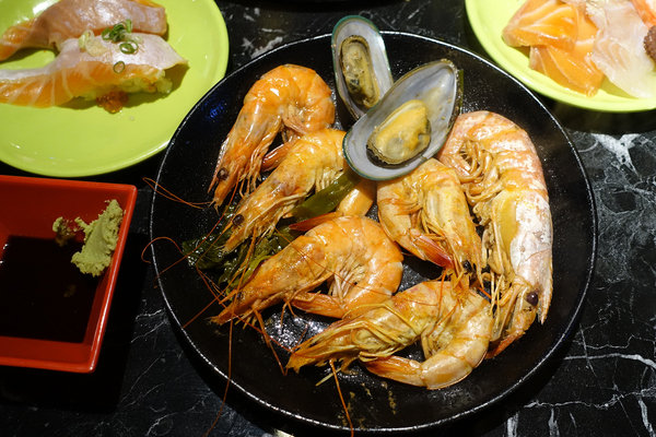 台北聚餐火鍋吃到飽-嗨蝦蝦百匯鍋物吃到飽，罐裝啤酒喝到飽，單點級水準火鍋吃到飽，頂級和牛、生蠔、盒裝冰品吃到飽