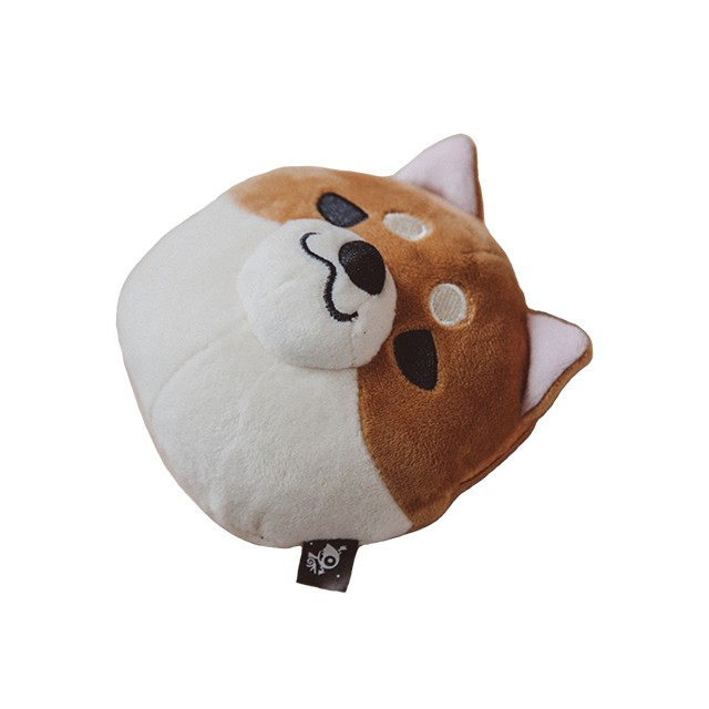 可愛的小米柴犬阿瓦又有新商品推出了！這次的商品更加實用喔！零錢包的背面可以放置悠遊卡裡面可以放零錢鈔票，甚至是當個迷你化妝包都沒有問題唷！還有還有，上面的扣環是伸縮的，進站時超方便啊～★ 身材：身高 