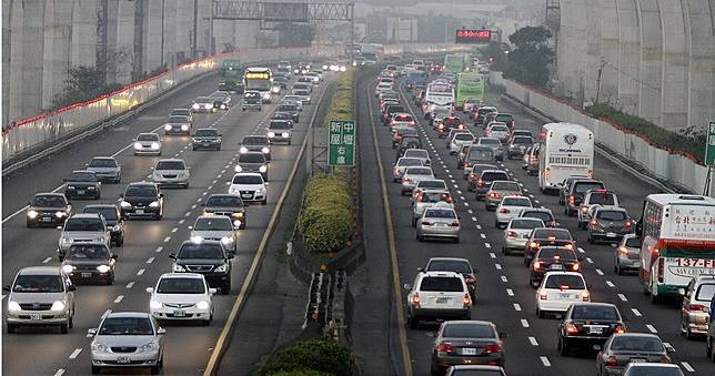 連假提前北返車潮「9地雷路段」　國5宜蘭—坪林恐塞13hrs到深夜