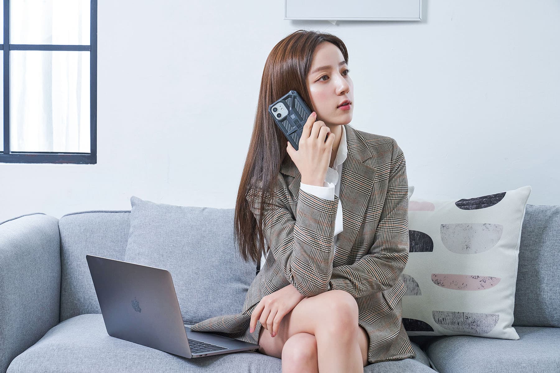 獨門的五層式結構設計能為 iPhone 帶來超越軍規防摔標準兩倍的防護效果。