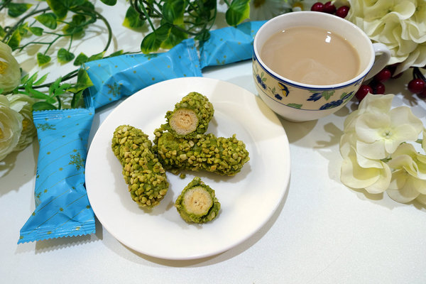 宅配抹茶點心-桃之夭夭抹茶杏仁捲心酥，辦公室團購抹茶零食，抹茶控必吃抹茶點心推薦，日本進口抹茶粉製作，低卡抹茶味濃好吃抹茶餅乾