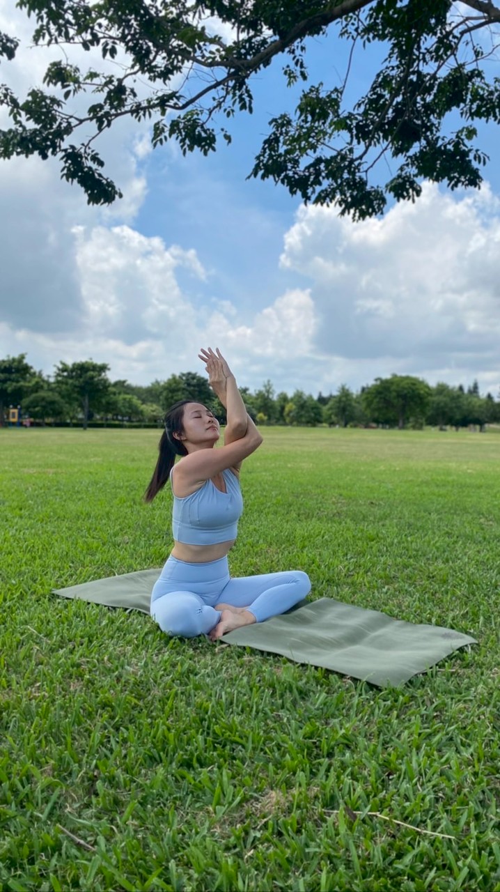 Yoga with Olivia孟凌