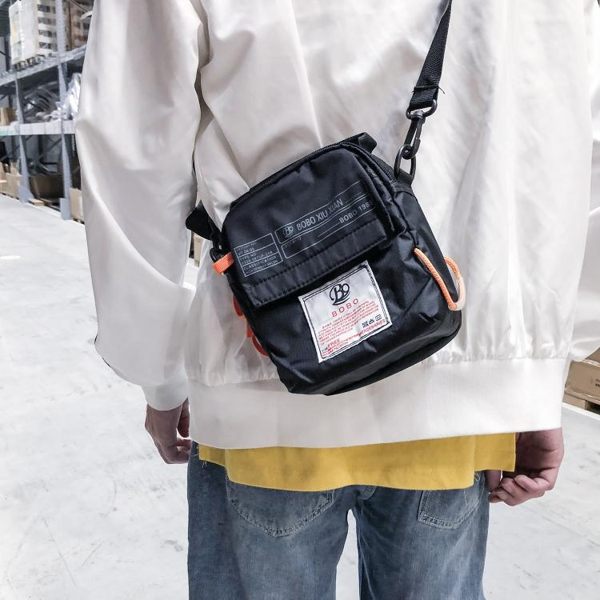 潮流側背包男潮牌斜背包蹦迪包學生跨包運動背包男生小包包手機包 魔法鞋櫃