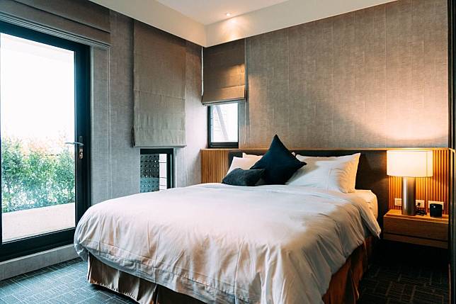 ▲簡約卻又不失優雅的舒適房間。（圖/ 藏闊渡假會館）