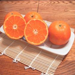 ◎草生栽培，果皮細緻，果色鮮豔|◎果肉細緻、汁多香甜、甜中帶點酸好滋味|◎年節送禮」，大吉大利品牌:綠安生活類型:水果水果種類:柑橘重量/件:(23A)2盒(5斤/盒)包裝:盒裝配送方式:常溫,冷藏產