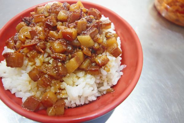 【台北美食】許記-香噴噴迷人的滷肉飯美食小吃店