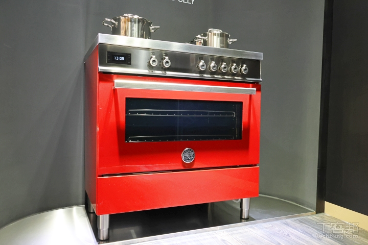 義大利頂級廚電 Bertazzoni 博塔隆尼 Air-Tec 爐連烤上市，打造結合美學與性能的烹飪新體驗