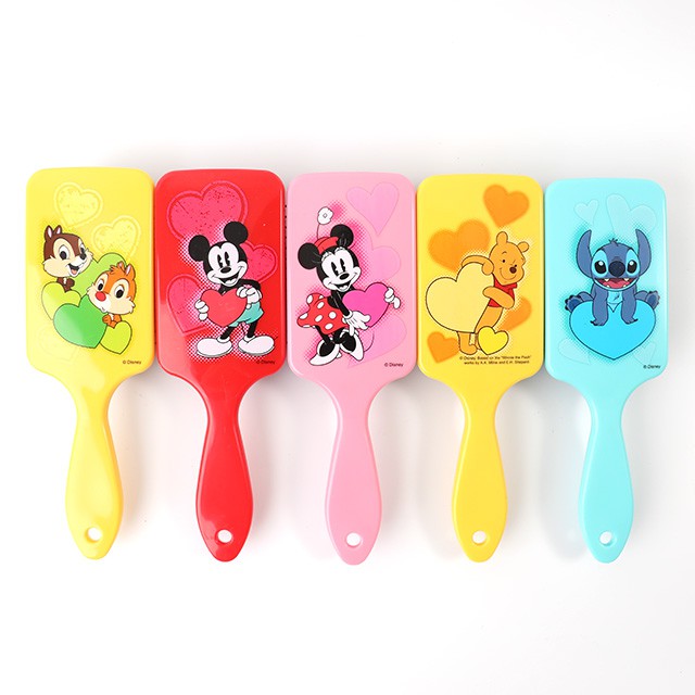 圓珠型梳齒設計，圓潤不傷頭皮，保持秀髮柔順不雜亂。氣墊式底座，梳理頭髮的同時也按摩頭皮。台灣正版授權商品注意事項：-氣墊上的孔洞為透氣孔設計、梳子頂端的孔洞為模具注料點，並非產品瑕疵，敬請安心使用。-