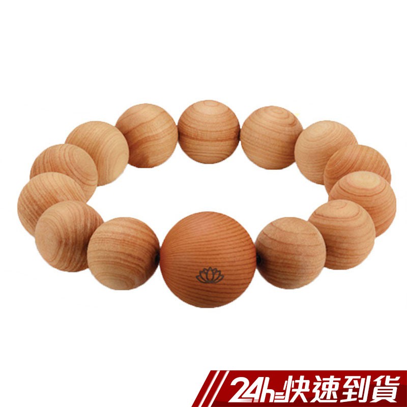 【清香崖柏】智慧佛珠以清香崖柏陳料製作，香氣含韻、清遠悠長，沁人心脾，香味亦能殺滅細菌、病毒，凈化空氣，具有鬆弛精神、穩定情緒的作用。【點亮蓮花】每次啟用智慧佛珠皆能點亮於主珠的蓮花圖飾，彷若點燃希望