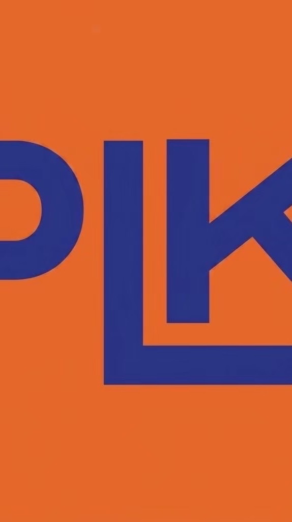 พาร์ทไทม์ Asado PLK แต่งกายเสื้อดำ/กกยาวดำ/ยืนเข้ม