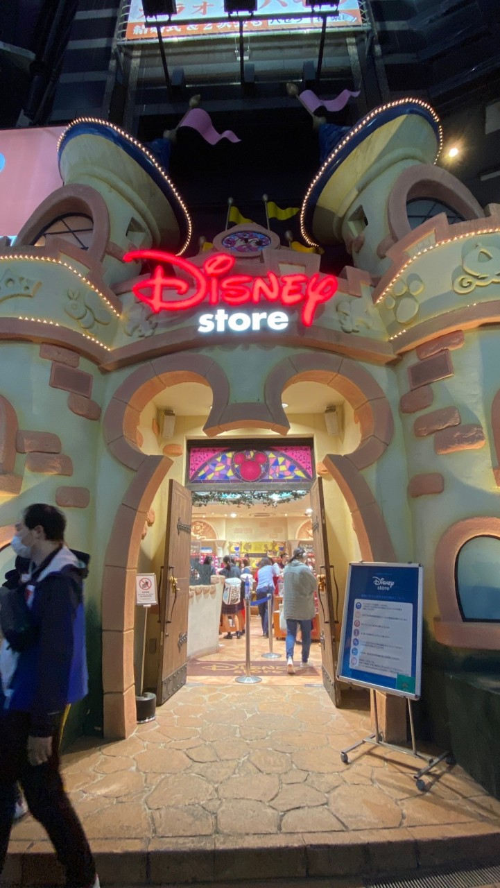 Disney store Japan
