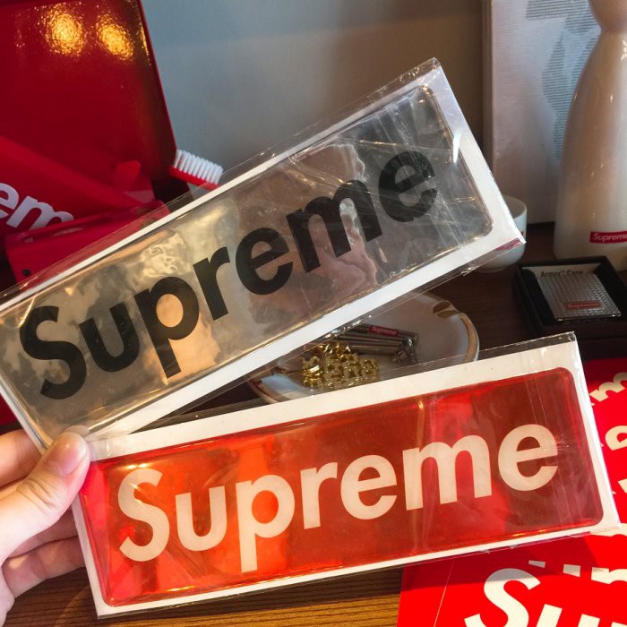 Supreme 因商品庫存變動太快，請買家在購買之前請先詢問庫存狀態 有任何商品問題都歡迎用蝦皮聊聊跟我們聯繫 #SUPREME #玉米潮流 #下標前請先詢問