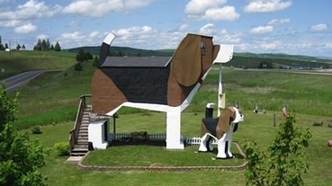 美國愛達荷州竟然有四隻腳的房屋！？