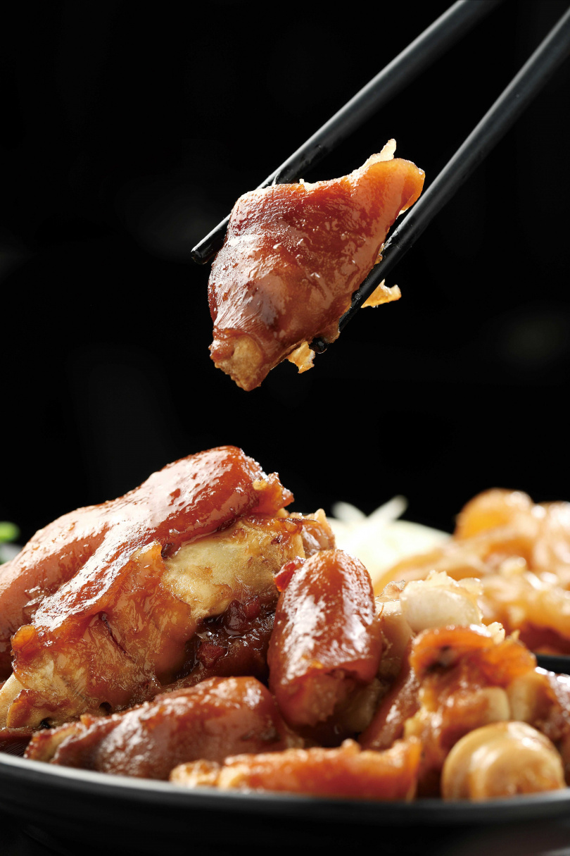 口感軟嫩有彈性的「腳蹄」，膠質超豐富。（70元）（圖／于魯光攝）