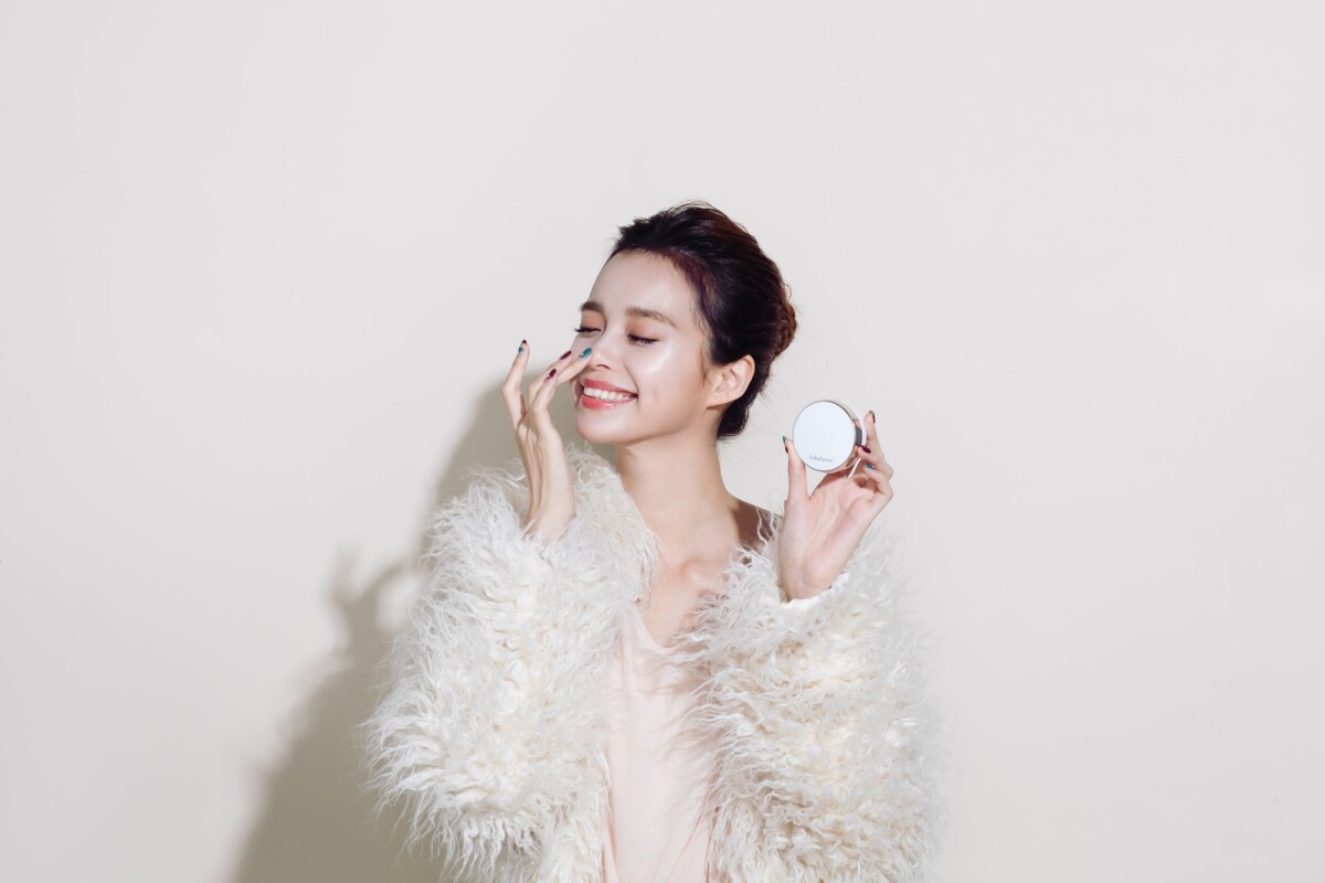 正確使用粉餅技巧！注意上妝４細節，畫出輕透不卡粉底妝