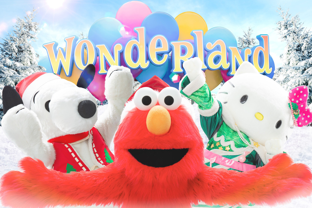 其他像是小小兵、史奴比、Hello Kitty、芝麻街等角色也會以聖誕節裝扮迎接大家