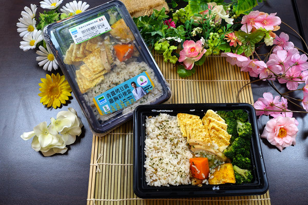 全家便利商店新品開箱-超級大麥鮮食飯糰、三明治、便當好吃又健康，健康志向新品潔淨標示、少添加，多些營養少些負擔 