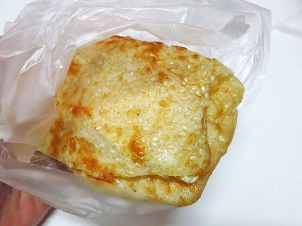 【新莊美食】國泰豆漿-薄又軟Q微鹹香的燒餅