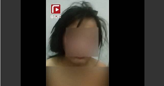 女上衣被扒光「狂賞巴掌」　臉腫得像豬頭…委屈喊：媽媽好疼！