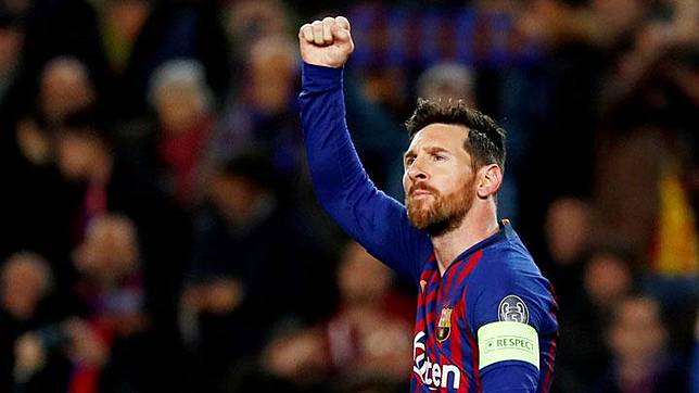 Lionel Messi menduduki posisi kedua sebagai pesepakbola dengan bayaran tertinggi menurut majalah France Football. Unggul jauh dari Ronaldo, kini Messi menerima bayaran 130 juta Euro atau setara Rp2 triliun per tahun. REUTERS 