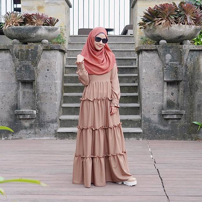 Bernuansa Pastel Ini Ide Fashion Hijab Syar I Ala Anisa Rahma