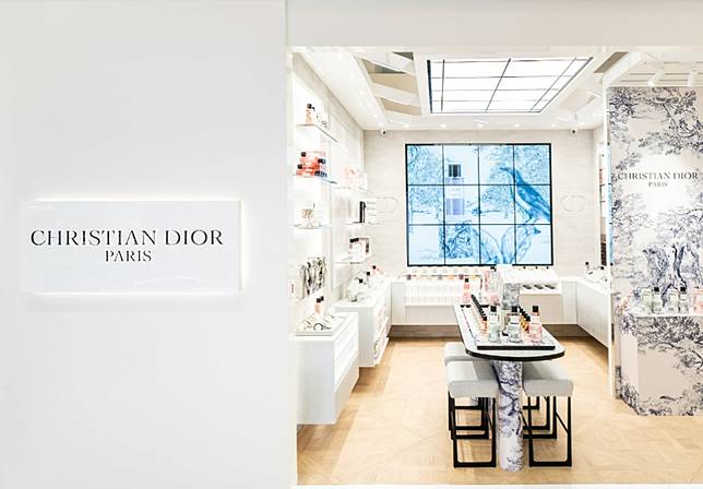 Dior香氛世家專門店高雄登場 巴黎店1 1還原 度假限量快閃店同步展開 Bella儂儂 Line Today