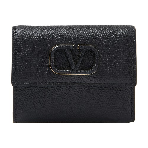 Valentino Garavani's Valentino Garavani mini wallet is an original creation for women. This small le