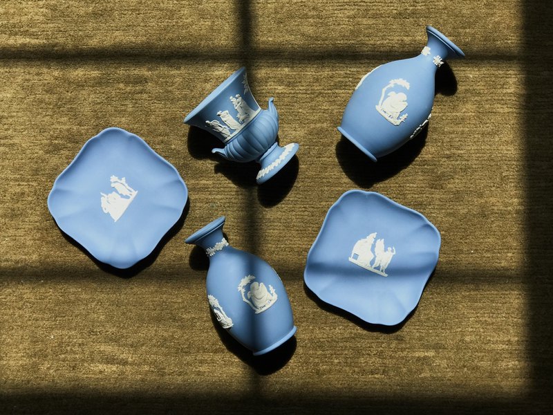 英國製 Wedgwood jasperware 經典藍色小件家飾品，精緻希臘故事浮雕。