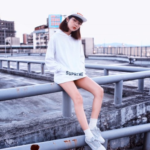 【SUPREME】 黑字帽TEE 白 [ PURE by TAKI ]