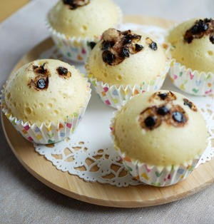 おやつにぴったり ホットケーキミックスで作るチョコ蒸しパンレシピ