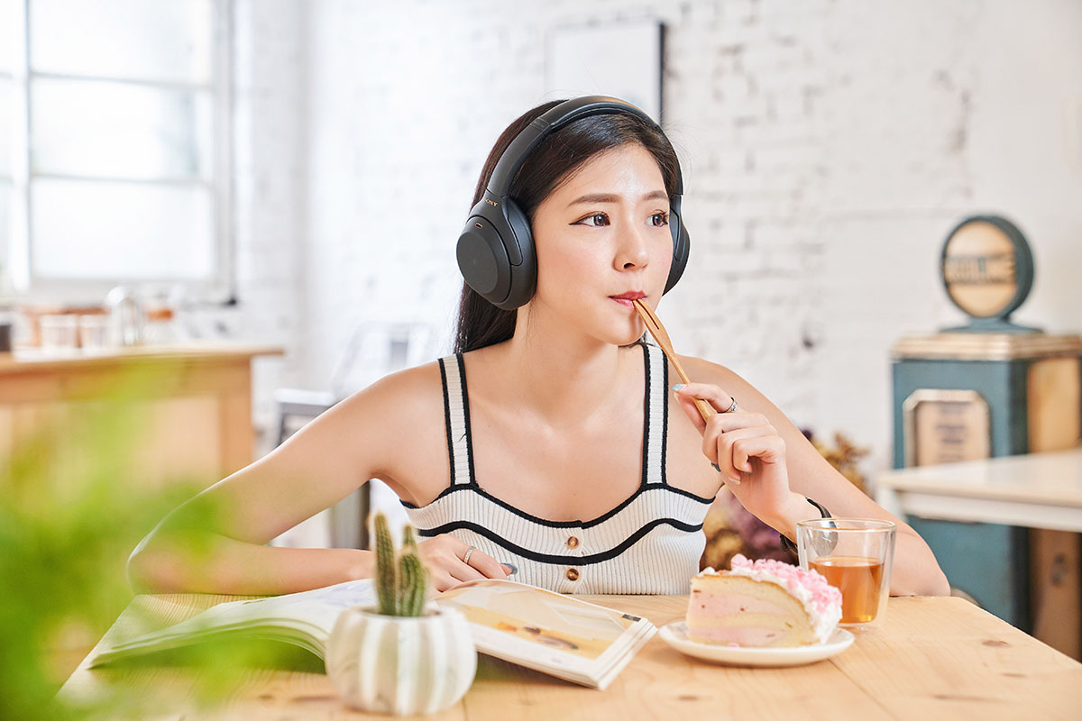 更聰明的 Sony WH-1000XM4 無線降噪耳機評測：AI 人工智慧加持，降噪、音質、操作直覺性全面升級 ！