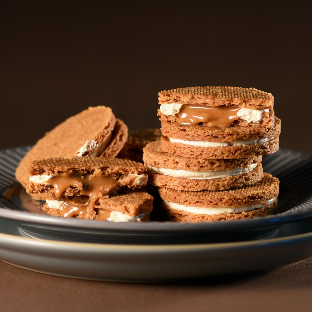 【亞尼克】焦糖奶油夾心餅乾禮盒(8入/盒)。☆中秋伴手禮首選❤東京超夯排隊聖品，每一口都牽絲，焦糖控一秒愛上