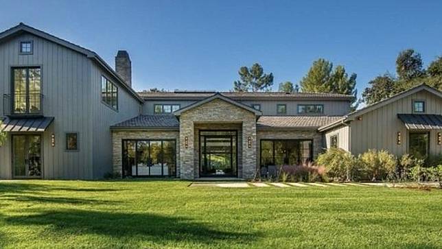 [Bintang] Kris Jenner