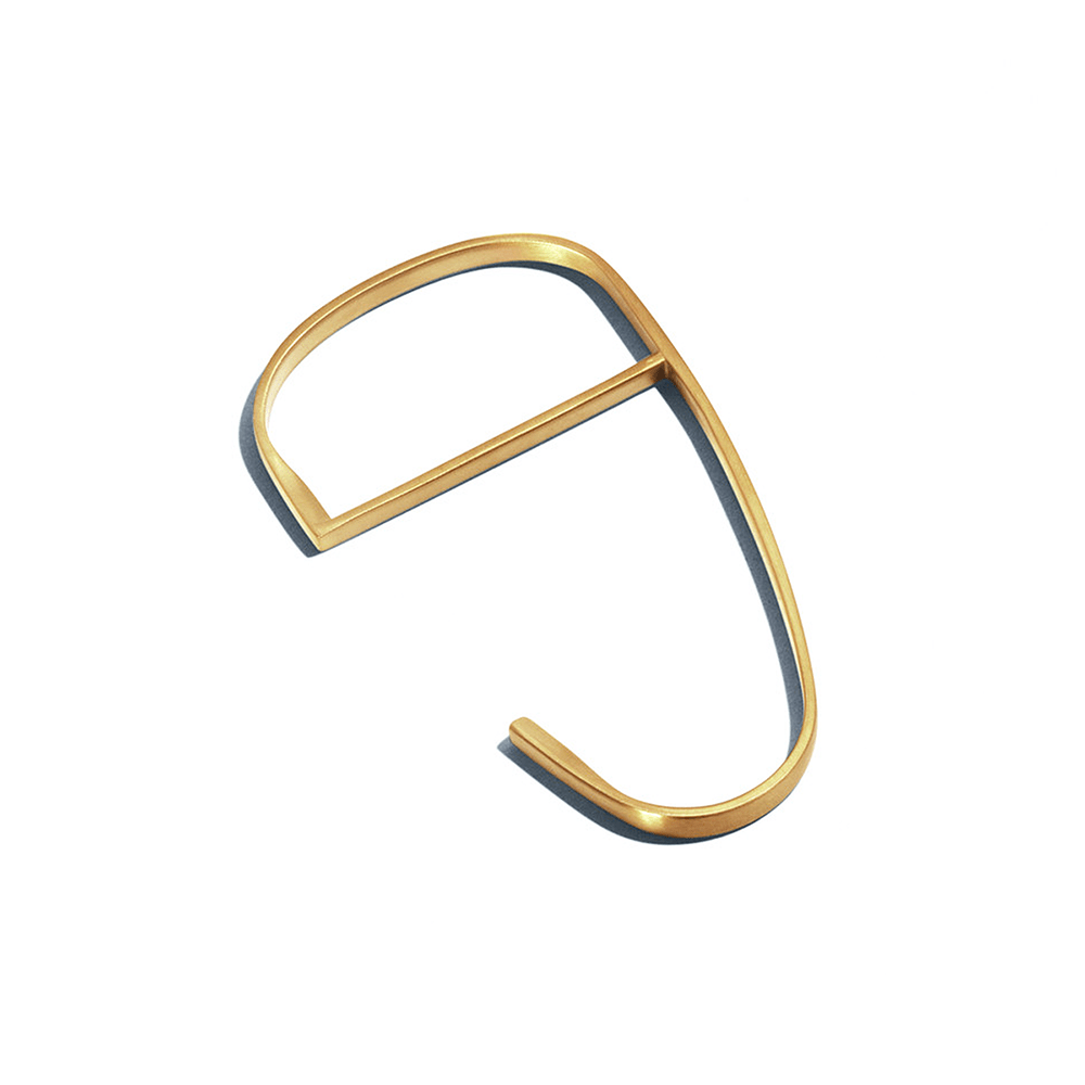 尺寸:長-10cm，寬-6cm，厚-0.5cm 材質:不鏽鋼鍍金