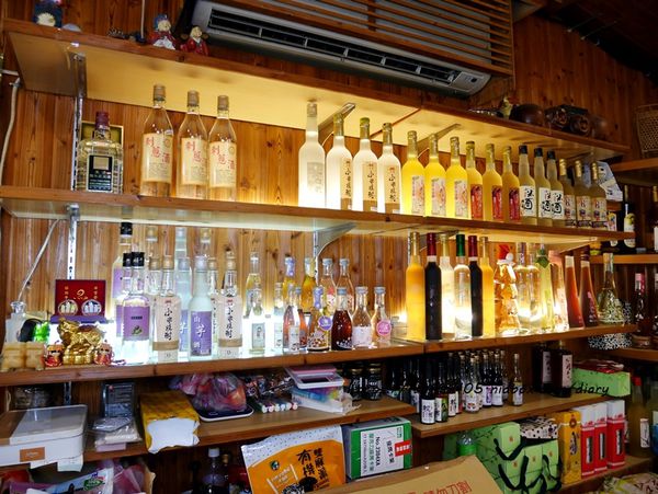 【烏來一日遊】#烏來老街 #必買伴手禮 #景麗特產行 #小米麻糬 #溫泉 #烏來台車 #瀑布 #烏來美食 #烏來景點 (17).JPG