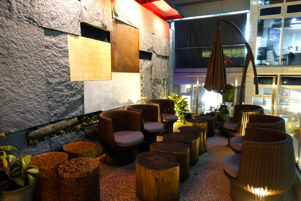 內湖浪漫餐廳-Lazy Point餐酒館，有午餐、下午茶、晚餐的內湖餐酒館，露天酒吧內湖調酒，文湖線約會餐廳，活動包場、會議空間租借的內湖咖啡廳