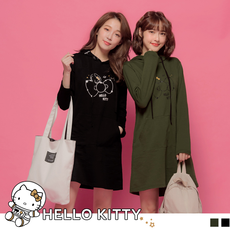 滿版KITTY的連帽設計， 充滿層次感好注目! 不必多花心思想穿搭， 簡單一件就能穿出休閒俏麗風! ********************** 小提醒：抽繩可調，口袋為真 深色衣物建議單獨洗滌，以翻