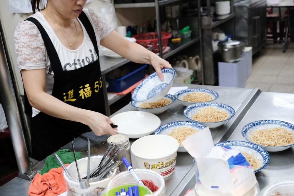 進福炒鱔魚專家, 台南鱔魚意麵, 進福鱔魚意麵菜單, 台南炒鱔魚, 台南府前路美食, 台南中西區美食