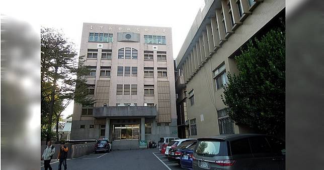 老公是女同事生產時緊急連絡人　妻子怒告通姦