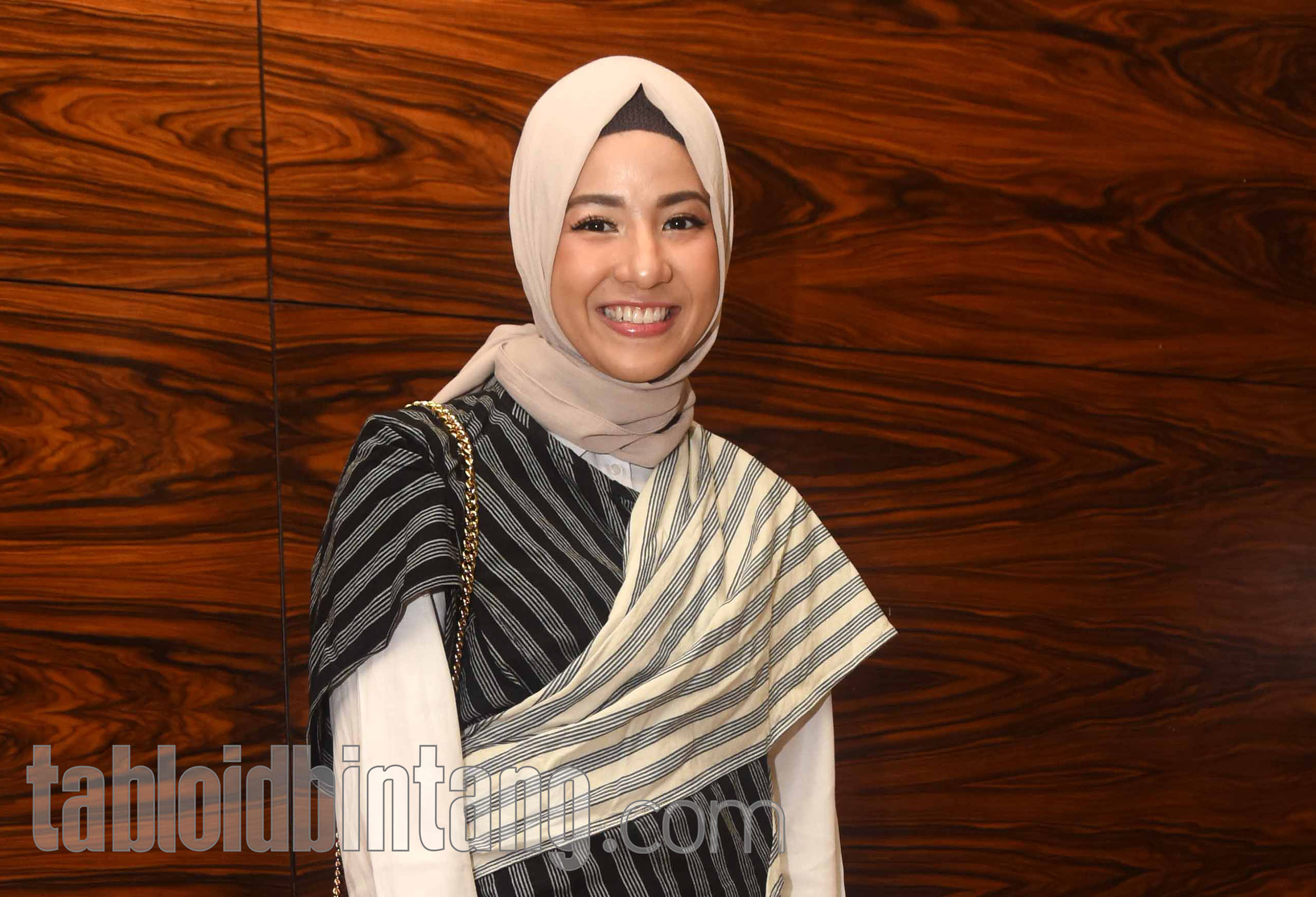 5 Makeup Natural Artis Berhijab Sekaligus Ibu Muda Yang Bisa Kamu Tiru