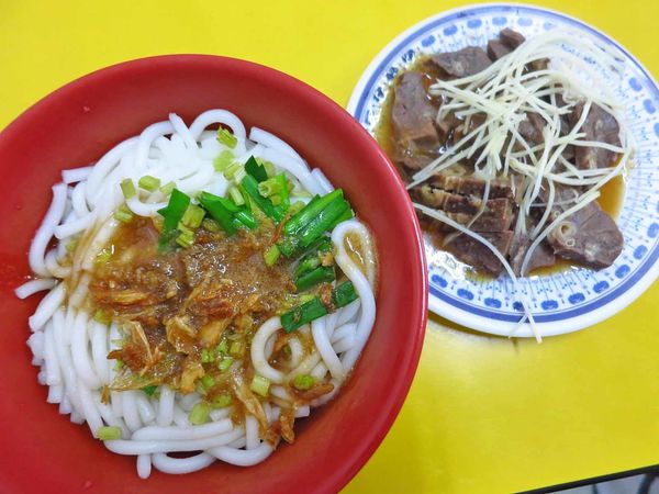 【蘆洲美食】米苔目-隱身在熱鬧市場裡沒有店名的米苔目美食