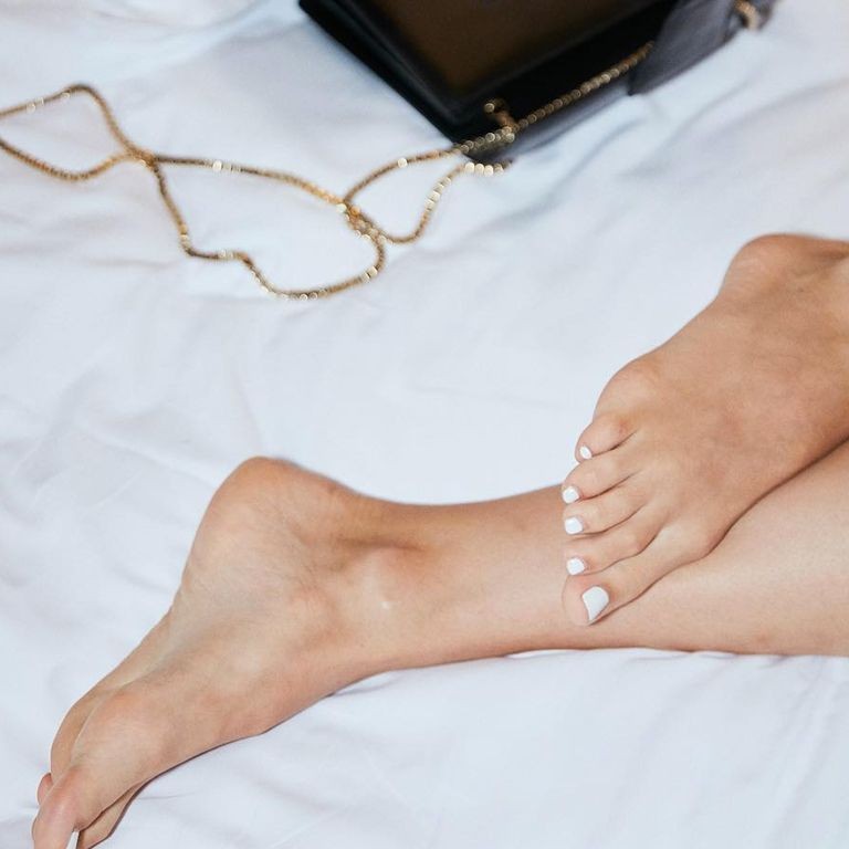 かかとの角質をオフ 酸で無理なくピールオフする 足の角質ケア