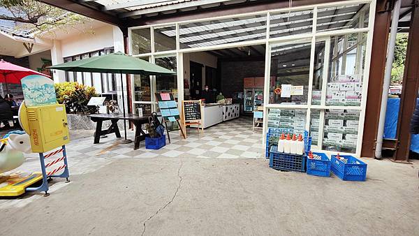 【彰化景點】大山休閒牧場-免門票費免停車費，還有餵牛喝奶、吃草等超多好玩的親子農場